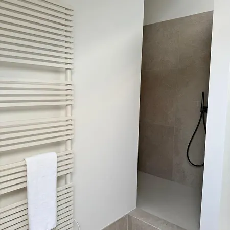 Be Your - Dalla Corte Del Glicine Apartment