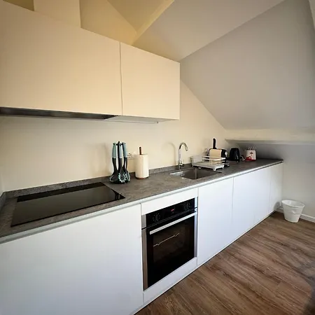 Apartment Be Your - Dalla Corte Del Glicine