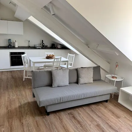 Apartment Be Your - Dalla Corte Del Glicine Milan